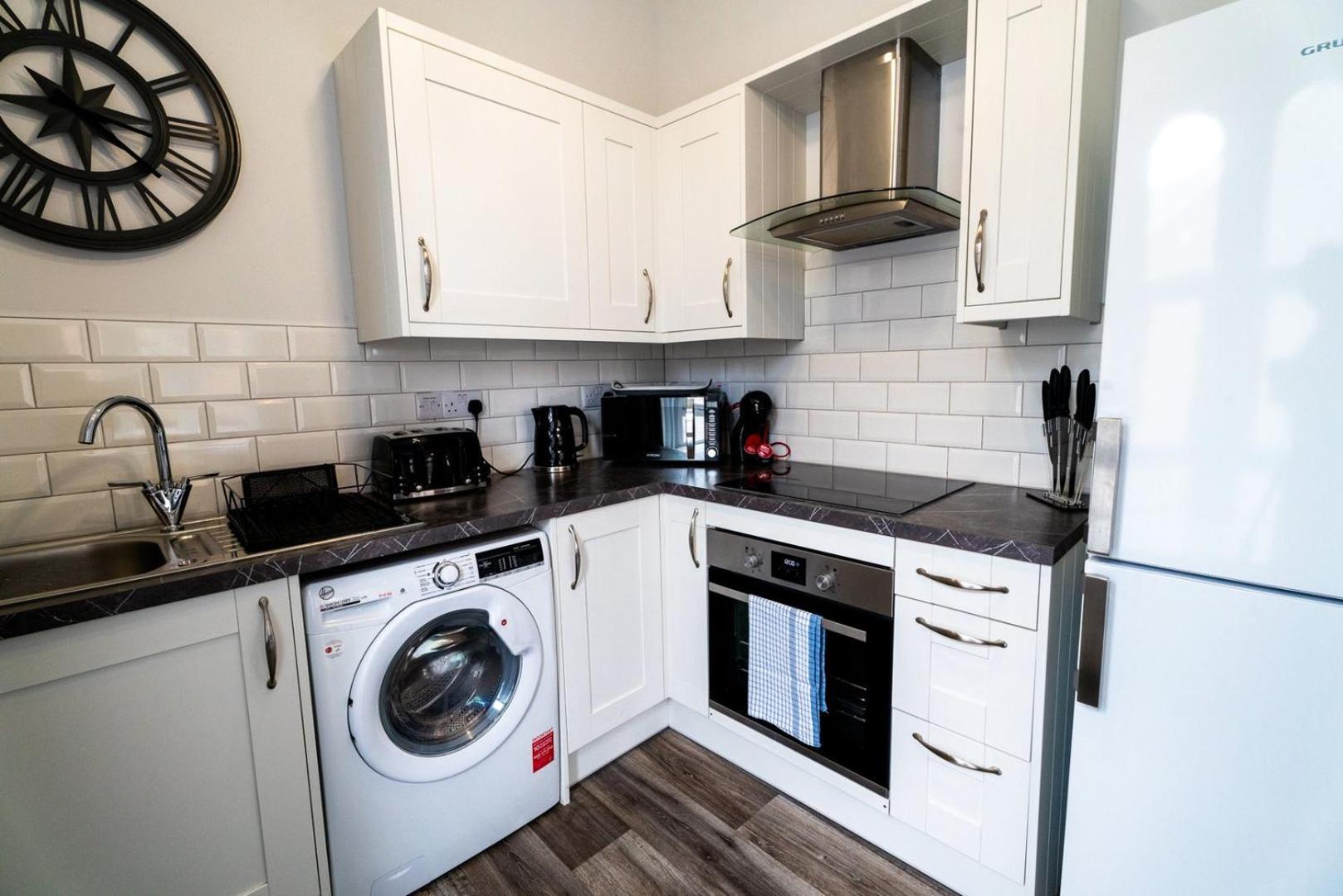 Free Parking | Smart Tv | 4 Guests Apartment Swansea Phòng bức ảnh