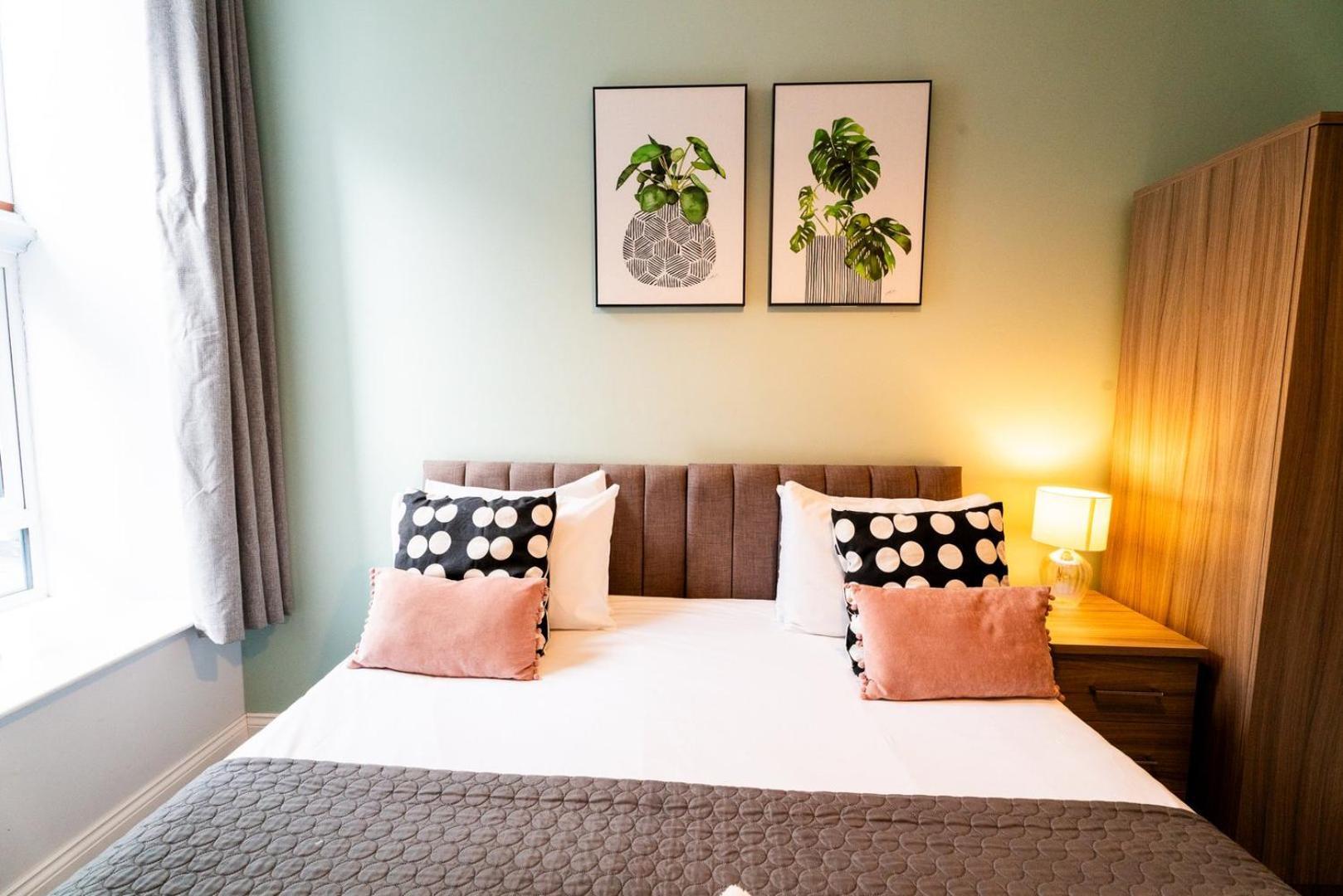 Free Parking | Smart Tv | 4 Guests Apartment Swansea Phòng bức ảnh