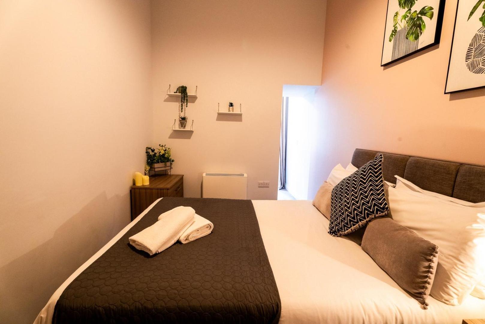 Free Parking | Smart Tv | 4 Guests Apartment Swansea Phòng bức ảnh