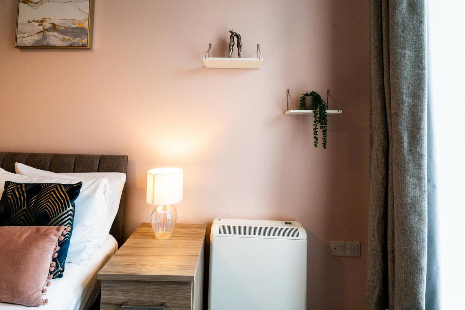 Free Parking | Smart Tv | 4 Guests Apartment Swansea Phòng bức ảnh