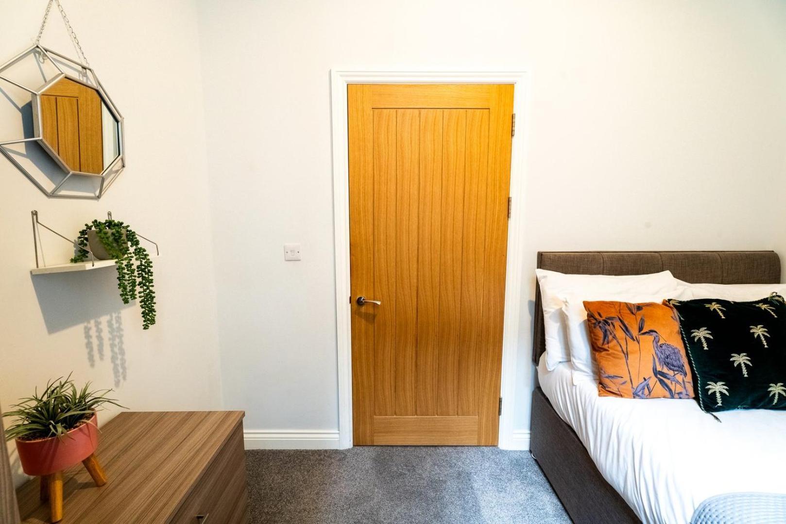 Free Parking | Smart Tv | 4 Guests Apartment Swansea Phòng bức ảnh