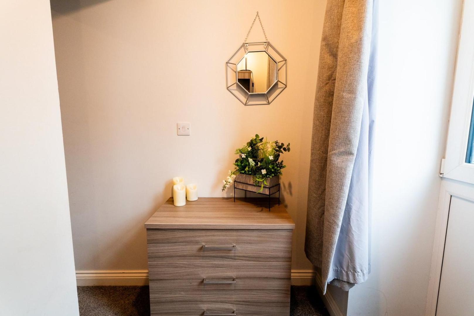 Free Parking | Smart Tv | 4 Guests Apartment Swansea Phòng bức ảnh