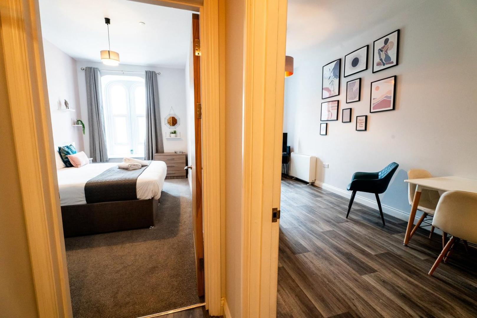 Free Parking | Smart Tv | 4 Guests Apartment Swansea Phòng bức ảnh